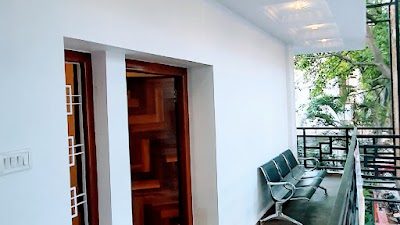 The Beehive Hostel — corridor outside the rooms